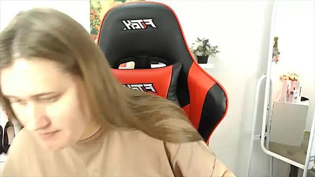 Snapshot of Lucky_Lana chatting on 09.22.25 Lucky Lana online show from 09.22.25