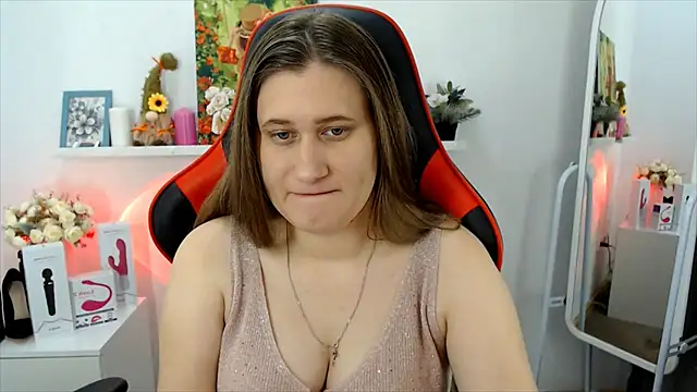 Snapshot of Lucky_Lana chatting on 10.10.25 Lucky Lana online show from 10.10.25