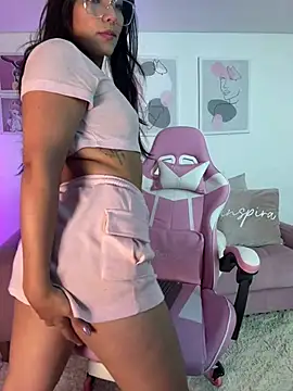 Snapshot of ariana_bae_ chatting on 03.21.25 ariana bae online show from 03.21.25