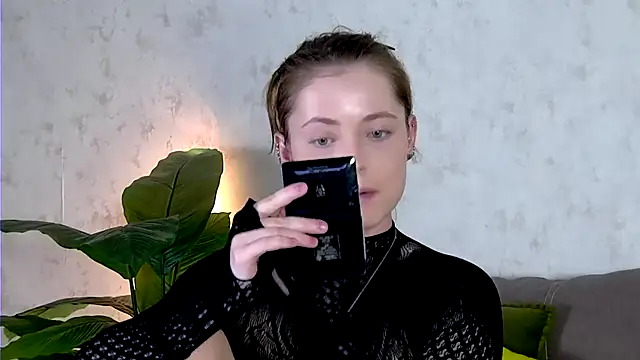 AshleyD  online show from 11.06.25