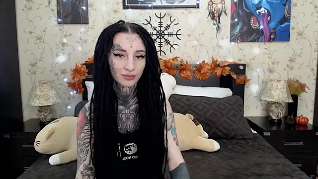 Snapshot of Velvetbat chatting on 09.28.25 Velvetbat online show from 09.28.25
