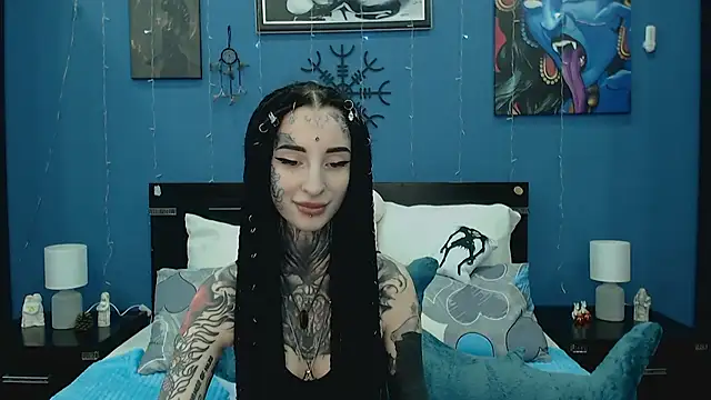 Snapshot of Velvetbat chatting on 04.30.26 Velvetbat online show from 04.30.26
