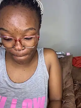 YummyMelanin117 online show from 04.18.26