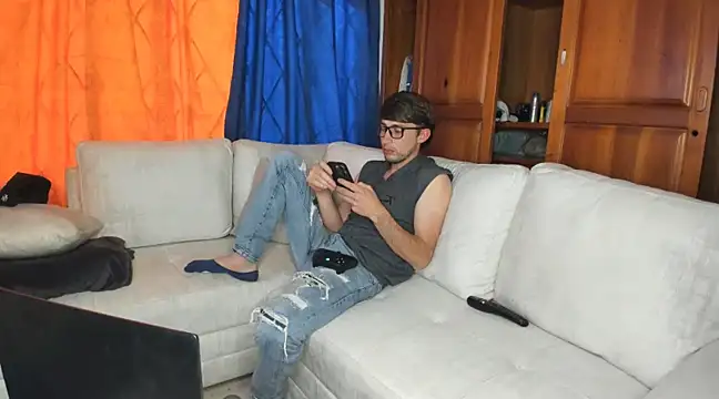 laurent 01 online show from 03.22.25