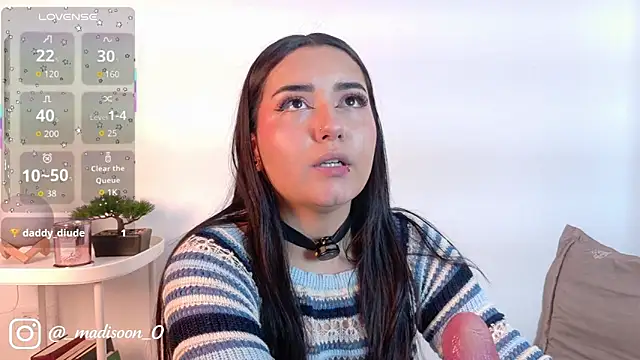 Snapshot of mady_malkovax chatting on 06.12.26 mady malkovax online show from 06.12.26
