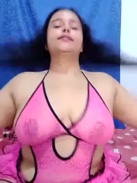 Snapshot of dulcewitch chatting on 12.20.25 dulcewitch online show from 12.20.25