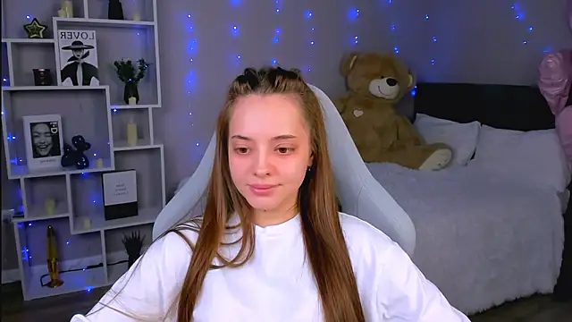 MelanieAlves online show from 04.17.26