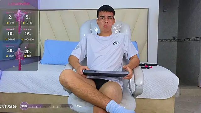 Hotboy21  online show from 11.19.25