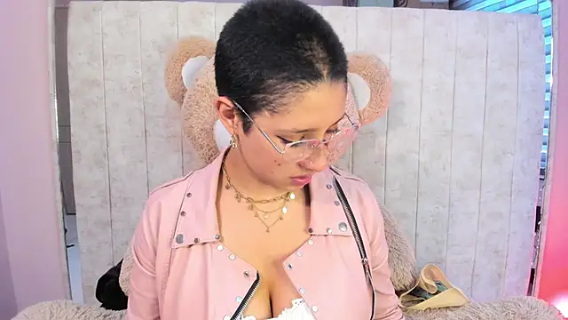 Elaine87  online show from 10.04.25