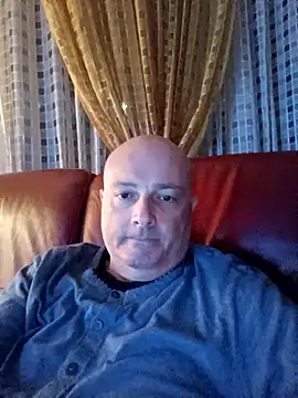 Alexis Bull online show from 11.10.25