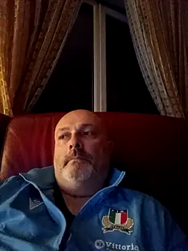 Alexis Bull online show from 04.18.26