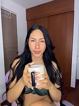 ArianaReynoldss online show from 04.02.26