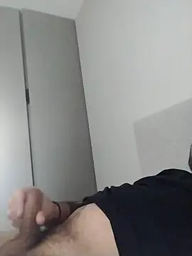 Snapshot of iunutmi chatting on 11.02.25 iunutmi online show from 11.02.25