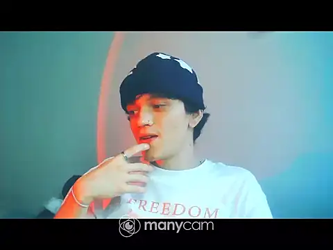 Snapshot of santihot089 chatting on 10.18.25 santihot089 online show from 10.18.25