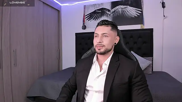 santi aesthetic online show from 10.08.25