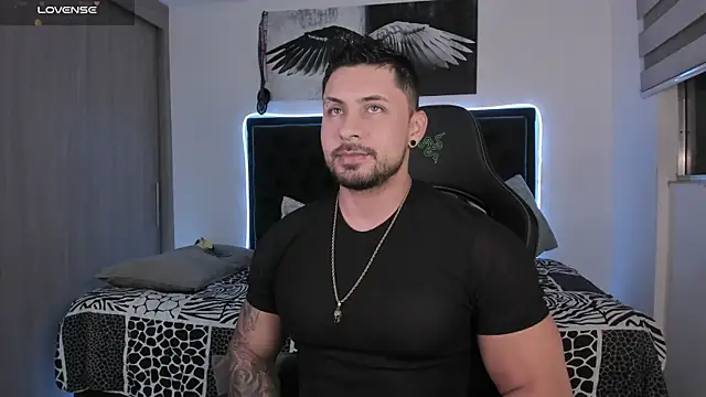 Snapshot of santi_aesthetic chatting on 06.04.26 santi aesthetic online show from 06.04.26