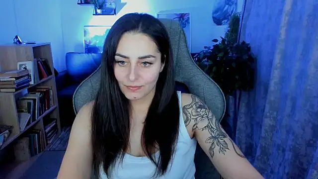 Snapshot of ValeriiMills chatting on 02.21.26 ValeriiMills online show from 02.21.26
