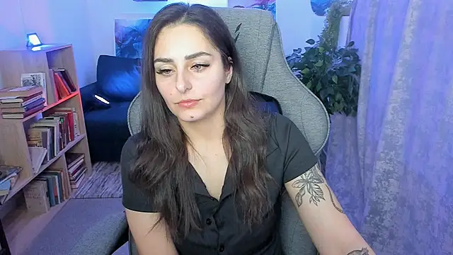 Snapshot of ValeriiMills chatting on 02.24.26 ValeriiMills online show from 02.24.26