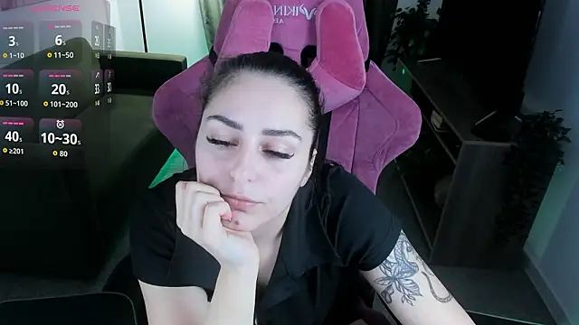 Snapshot of ValeriiMills chatting on 03.30.26 ValeriiMills online show from 03.30.26