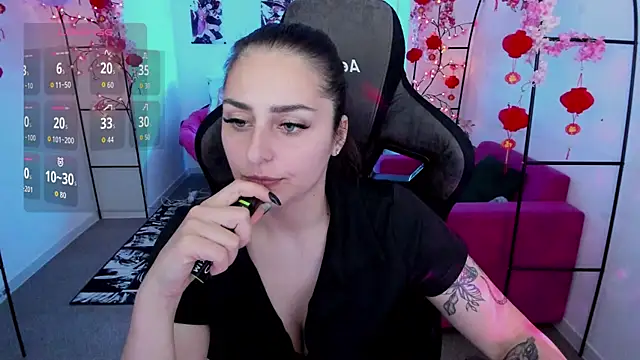 Snapshot of ValeriiMills chatting on 05.12.26 ValeriiMills online show from 05.12.26