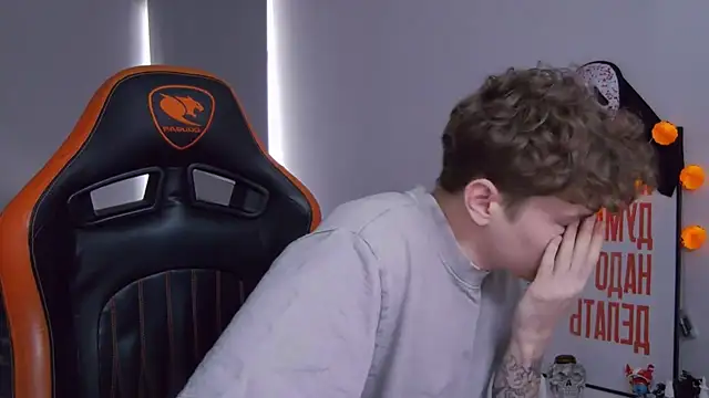 DanyDavis online show from 11.02.25