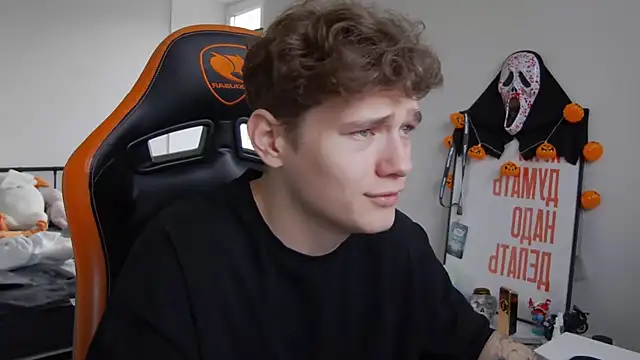 DanyDavis online show from 11.04.25