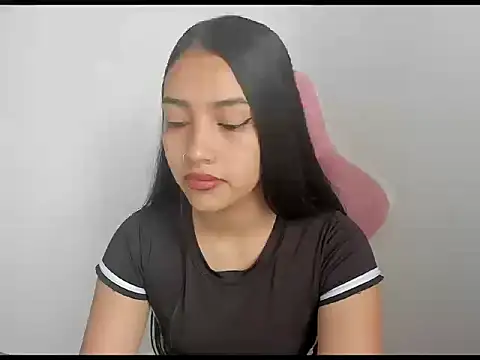 Snapshot of karely_sweet_ chatting on 06.18.26 karely sweet online show from 06.18.26