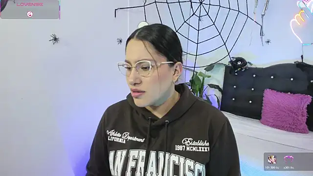 saaya tay online show from 10.28.25