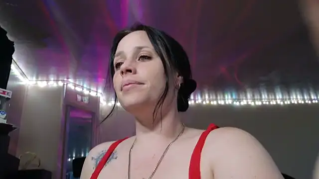 Snapshot of mavismable chatting on 05.24.26 mavismable online show from 05.24.26