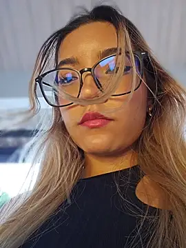 Pretty roxxyy online show from 04.19.26