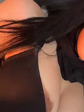 QueenLujaine online show from 04.12.26