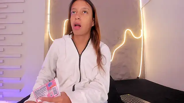 Dulce Quintana online show from 12.02.25