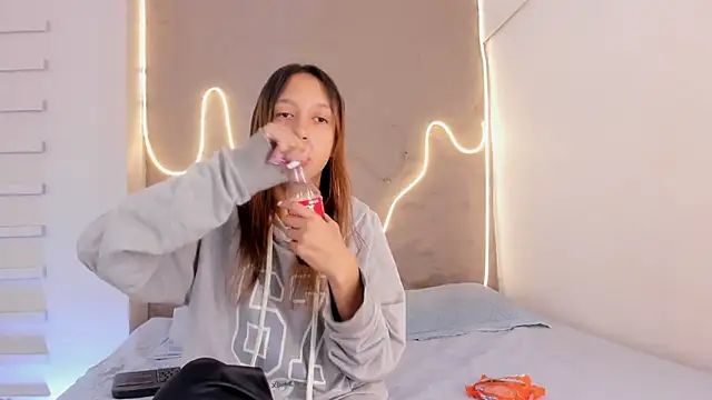 Dulce Quintana online show from 12.22.25