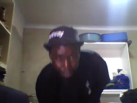 Snapshot of T1011 chatting on 09.26.25 T1011 online show from 09.26.25