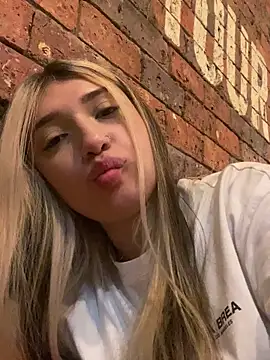 Snapshot of Mia__Gray chatting on 03.23.25 Mia Gray online show from 03.23.25