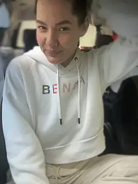 Snapshot of MeekyRich chatting on 09.21.25 MeekyRich online show from 09.21.25