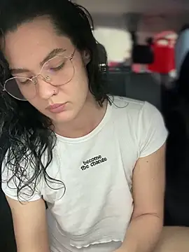 Snapshot of MeekyRich chatting on 09.25.25 MeekyRich online show from 09.25.25