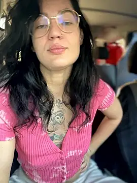 Snapshot of MeekyRich chatting on 09.27.25 MeekyRich online show from 09.27.25