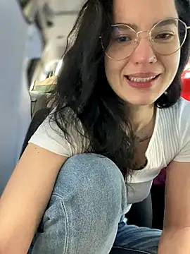 Snapshot of MeekyRich chatting on 09.30.25 MeekyRich online show from 09.30.25