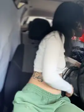 Snapshot of MeekyRich chatting on 10.01.25 MeekyRich online show from 10.01.25