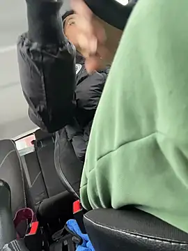 Snapshot of MeekyRich chatting on 11.26.25 MeekyRich online show from 11.26.25