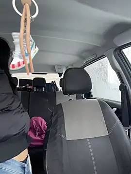 Snapshot of MeekyRich chatting on 11.27.25 MeekyRich online show from 11.27.25