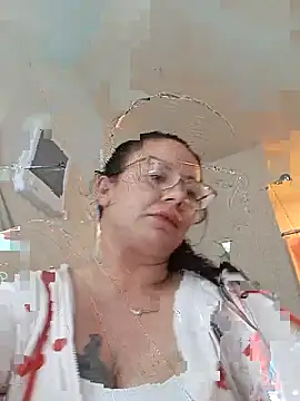 Snapshot of kinkikatie69 chatting on 09.21.25 kinkikatie69 online show from 09.21.25