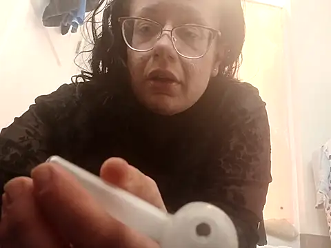 Snapshot of kinkikatie69 chatting on 11.20.25 kinkikatie69 online show from 11.20.25