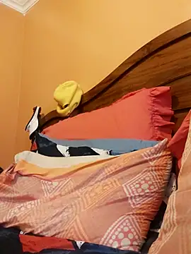 Snapshot of RearApiary chatting on 12.01.25 RearApiary online show from 12.01.25