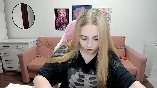 Snapshot of mistress_lain chatting on 06.23.26 mistress lain online show from 06.23.26