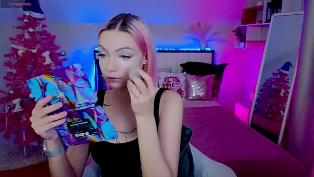 LinaLirian online show from 12.20.25