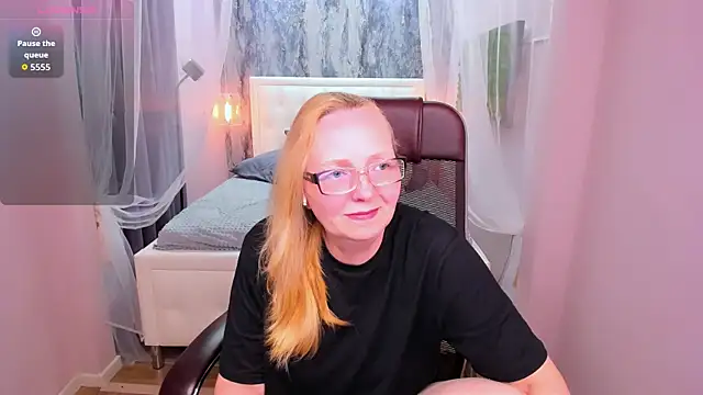 Snapshot of Karen_Villis chatting on 08.03.26 Karen Villis online show from 08.03.26