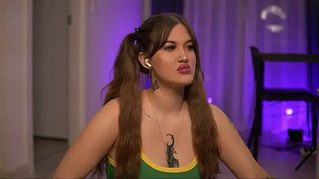 AryaDeluna online show from 11.17.25