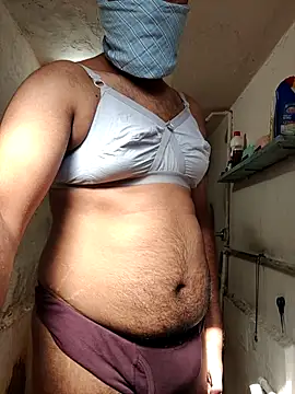 Snapshot of Brown69_guy chatting on 10.19.25 Brown69 guy online show from 10.19.25